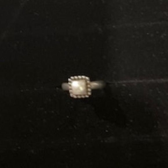 Silpada Retired Sterling Silver Button Frame Pearl Ring R1617 size 7.25 - Picture 14 of 15